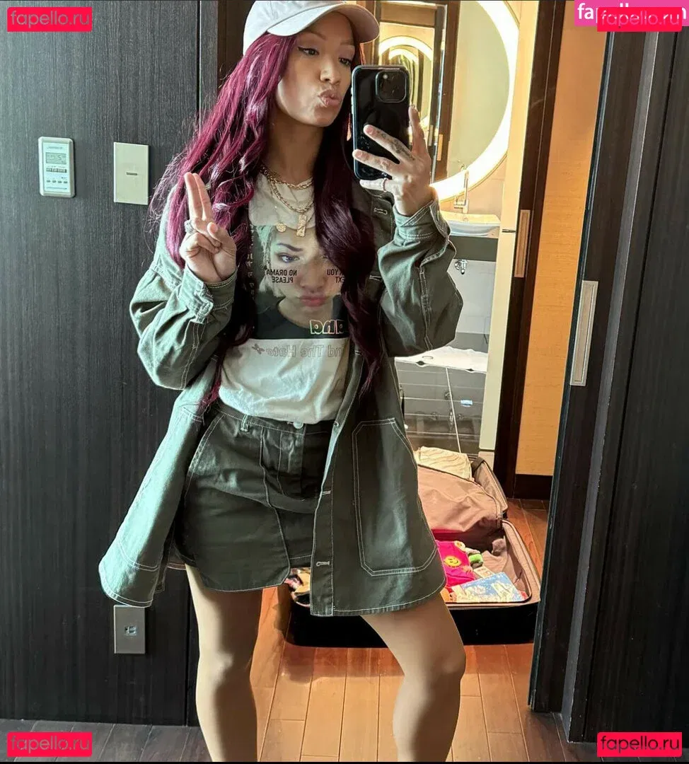 Sasha Banks Onlyfans Photo Gallery 