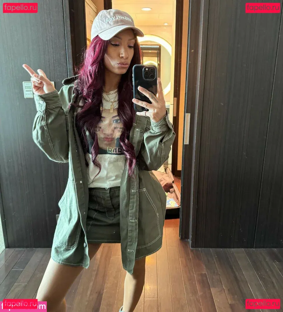 Sasha Banks Onlyfans Photo Gallery 