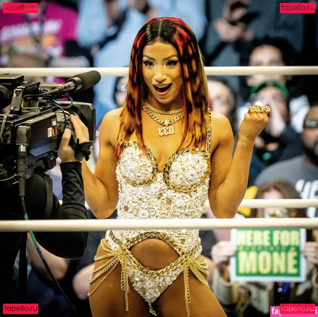 Sasha Banks Onlyfans Photo Gallery 