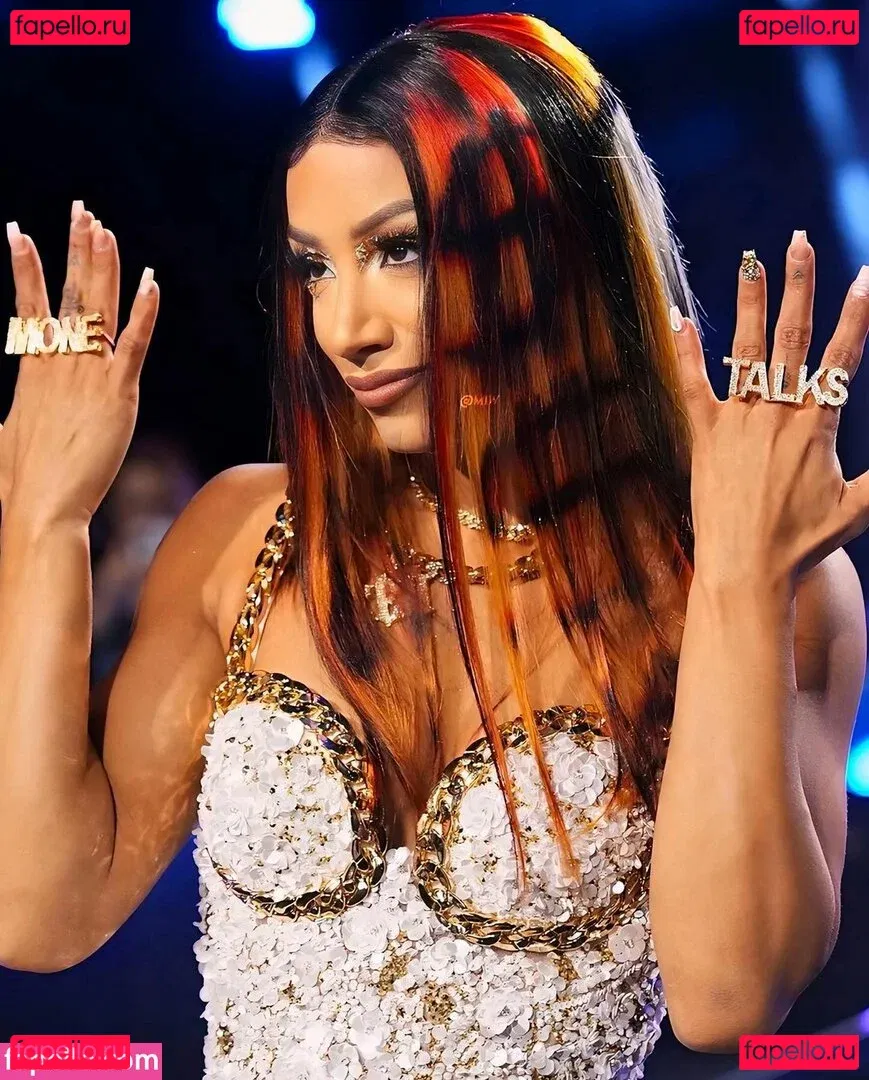 Sasha Banks Onlyfans Photo Gallery 