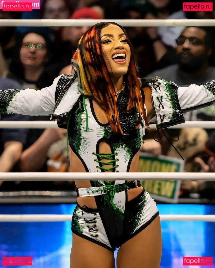 Sasha Banks Onlyfans Photo Gallery 