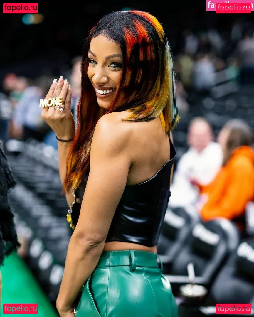 Sasha Banks Onlyfans Photo Gallery 