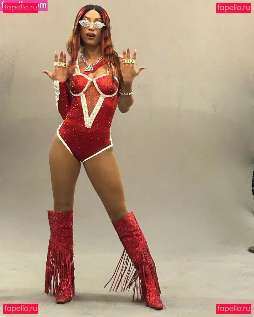 Sasha Banks Onlyfans Photo Gallery 