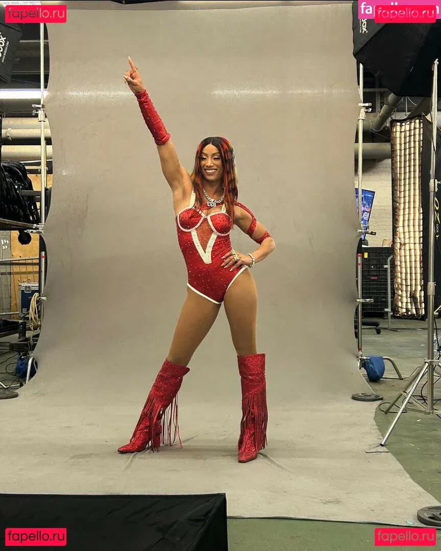 Sasha Banks Onlyfans Photo Gallery 