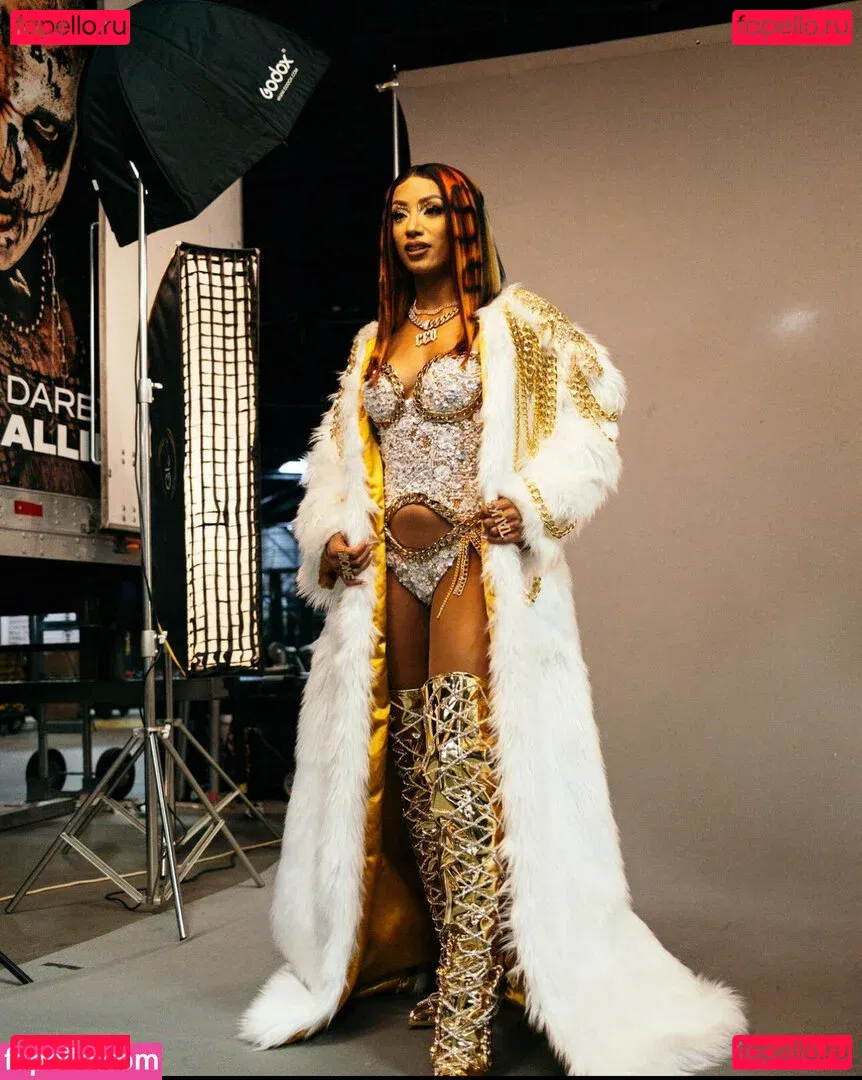 Sasha Banks Onlyfans Photo Gallery 