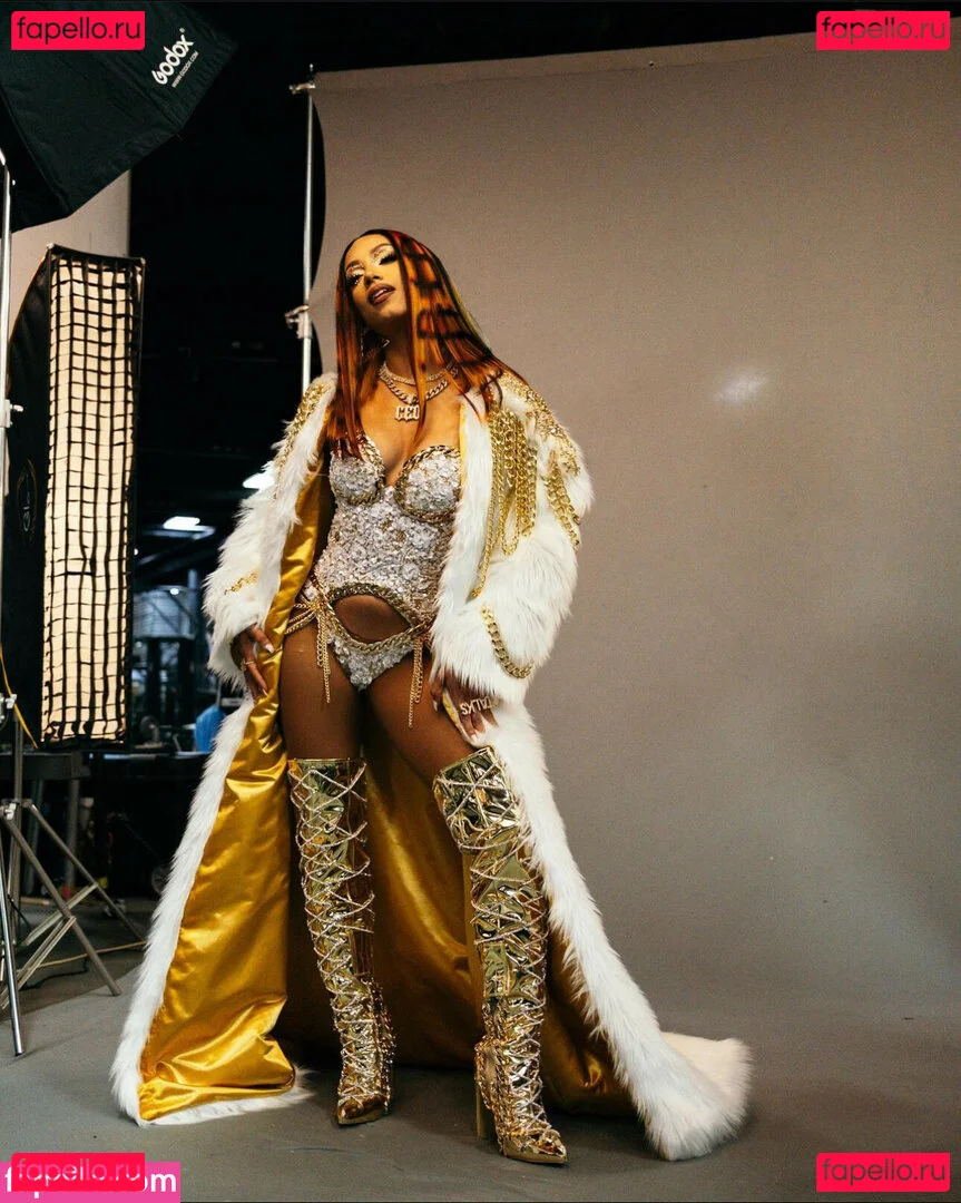 Sasha Banks Onlyfans Photo Gallery 