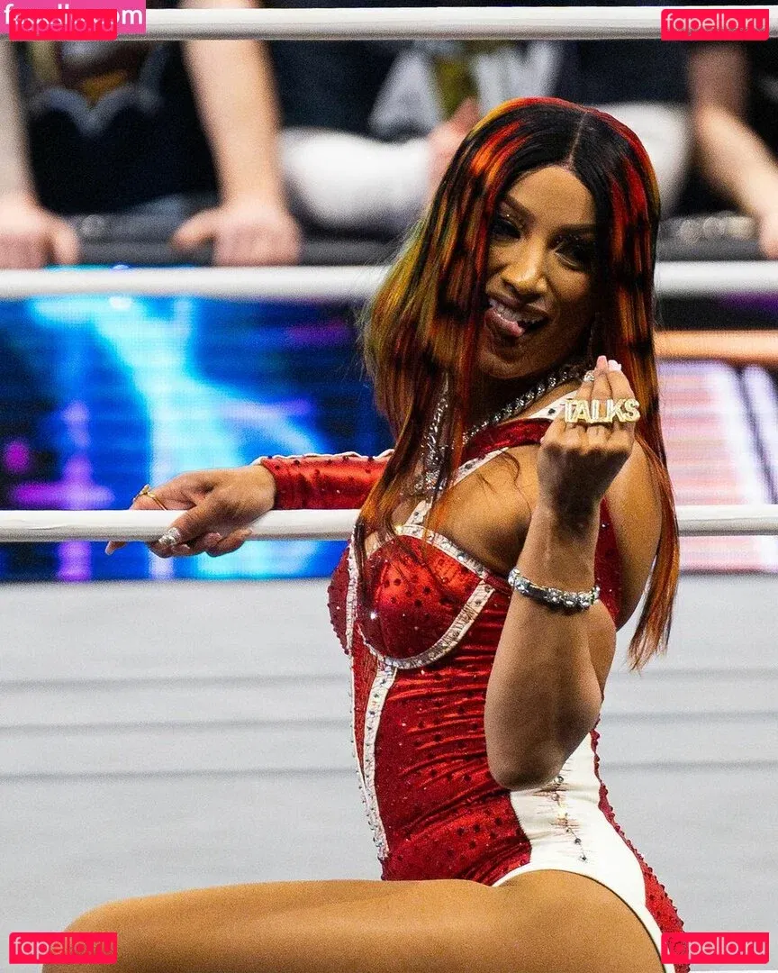 Sasha Banks Onlyfans Photo Gallery 