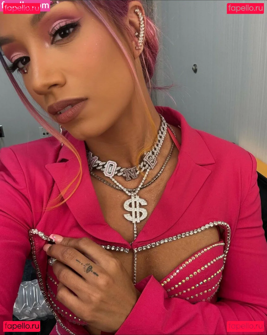 Sasha Banks Onlyfans Photo Gallery 