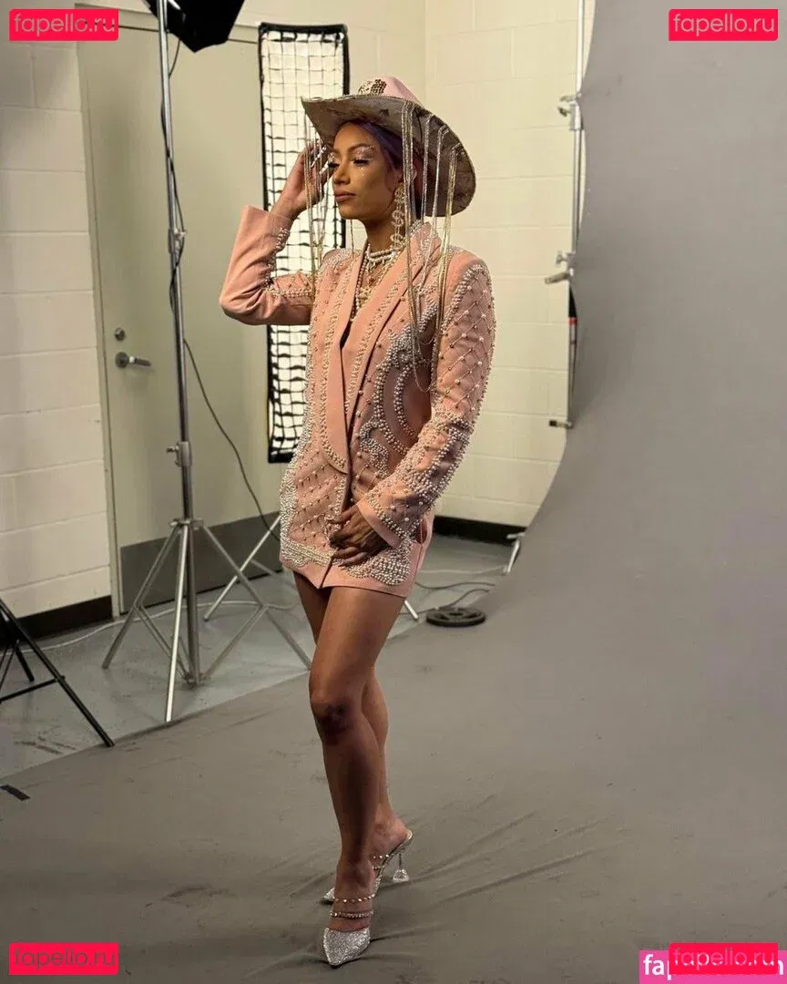 Sasha Banks Onlyfans Photo Gallery 