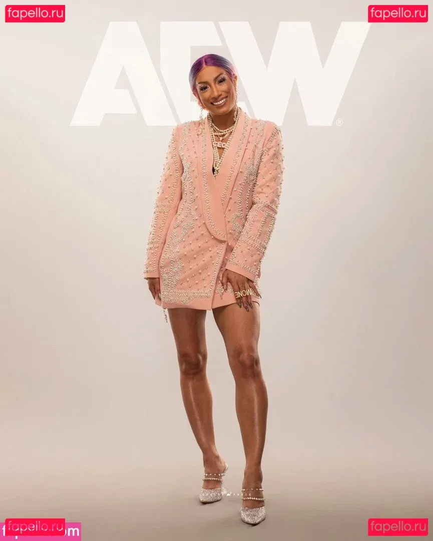 Sasha Banks Onlyfans Photo Gallery 