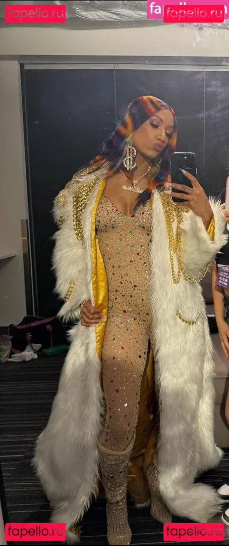 Sasha Banks Onlyfans Photo Gallery 