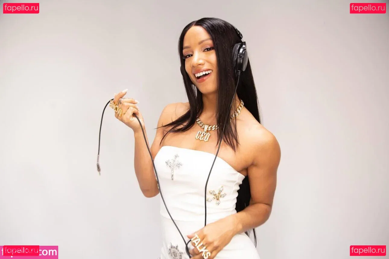 Sasha Banks Onlyfans Photo Gallery 