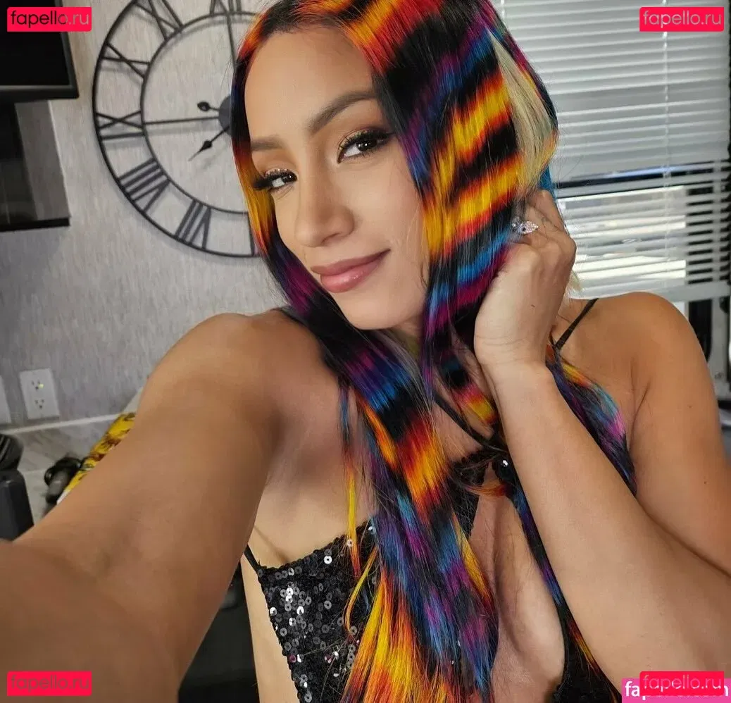 Sasha Banks Onlyfans Photo Gallery 