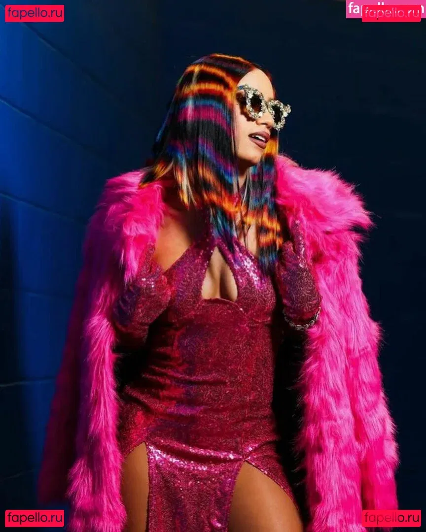 Sasha Banks Onlyfans Photo Gallery 