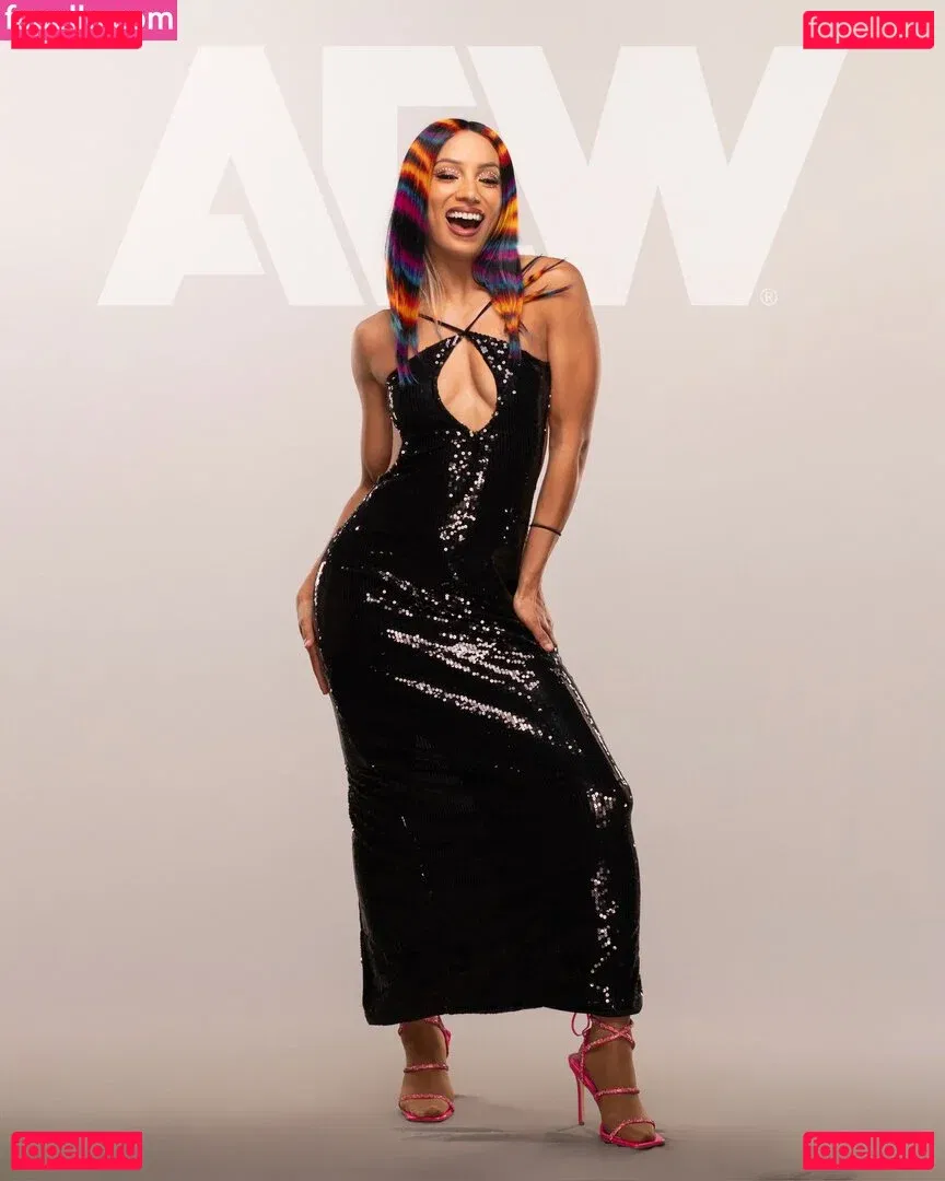 Sasha Banks Onlyfans Photo Gallery 