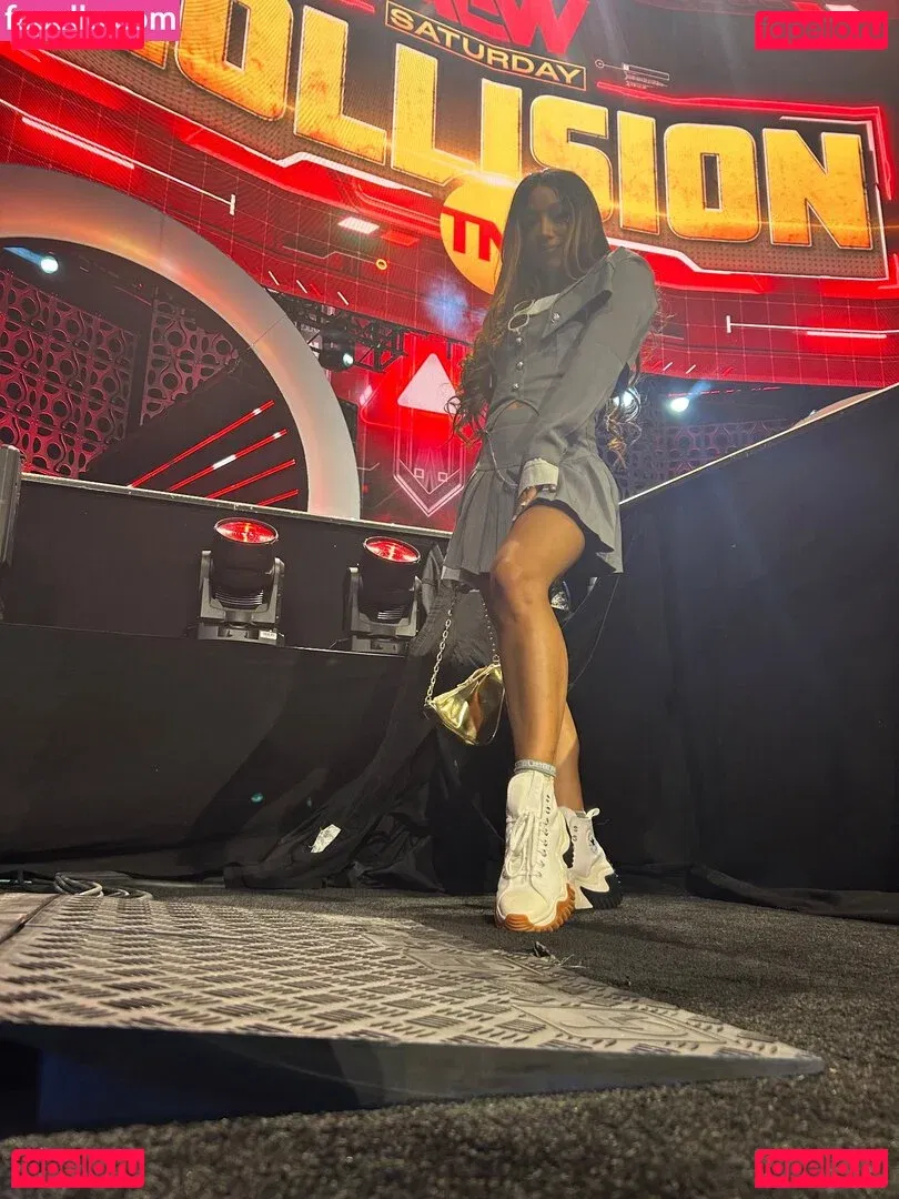 Sasha Banks Onlyfans Photo Gallery 