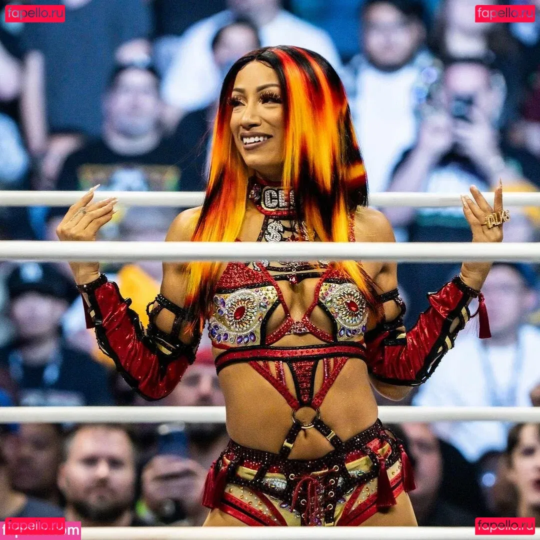 Sasha Banks Onlyfans Photo Gallery 