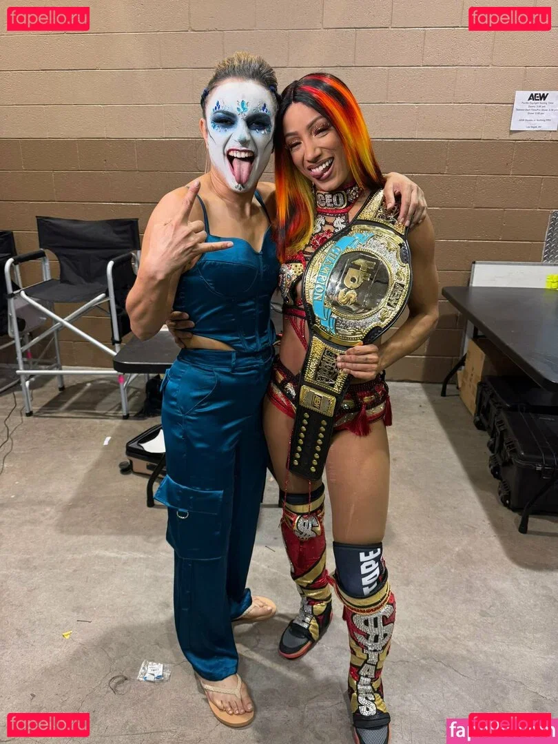 Sasha Banks Onlyfans Photo Gallery 