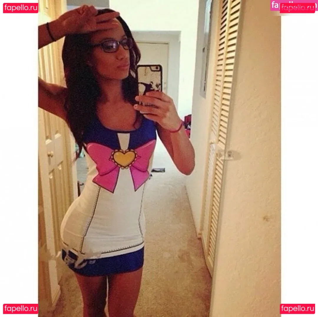 Sasha Banks Onlyfans Photo Gallery 