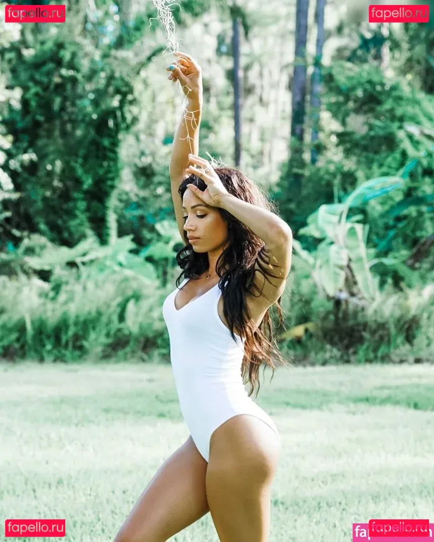 Sasha Banks Onlyfans Photo Gallery 