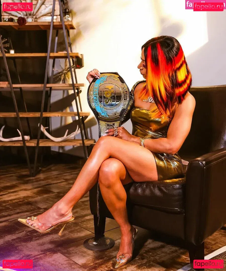 Sasha Banks Onlyfans Photo Gallery 