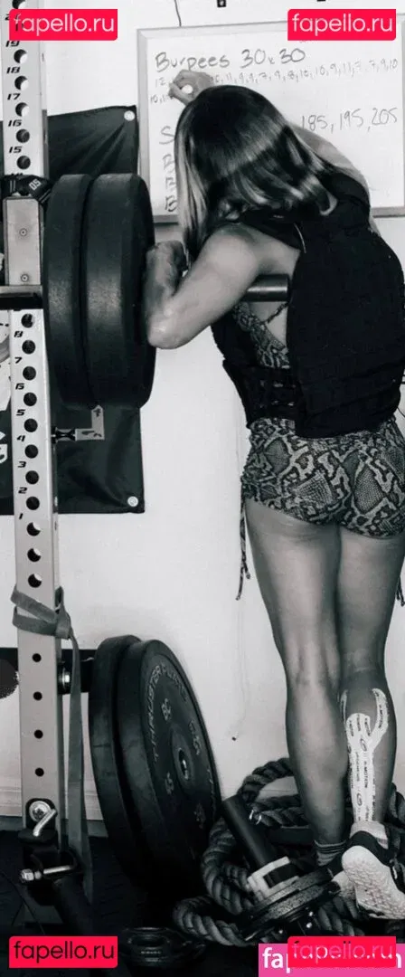 Sasha Banks Onlyfans Photo Gallery 