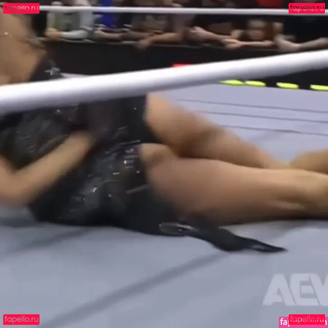 Sasha Banks Onlyfans Photo Gallery 