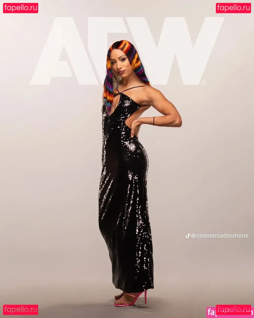Sasha Banks Onlyfans Photo Gallery 