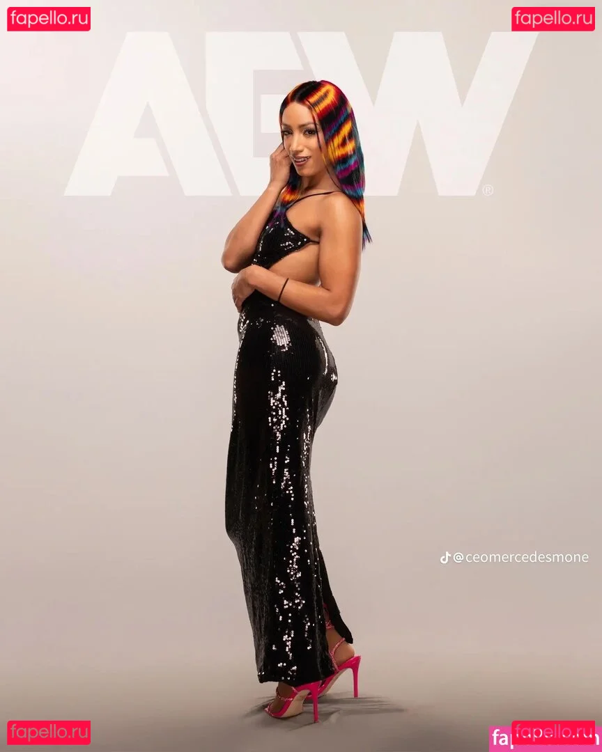 Sasha Banks Onlyfans Photo Gallery 