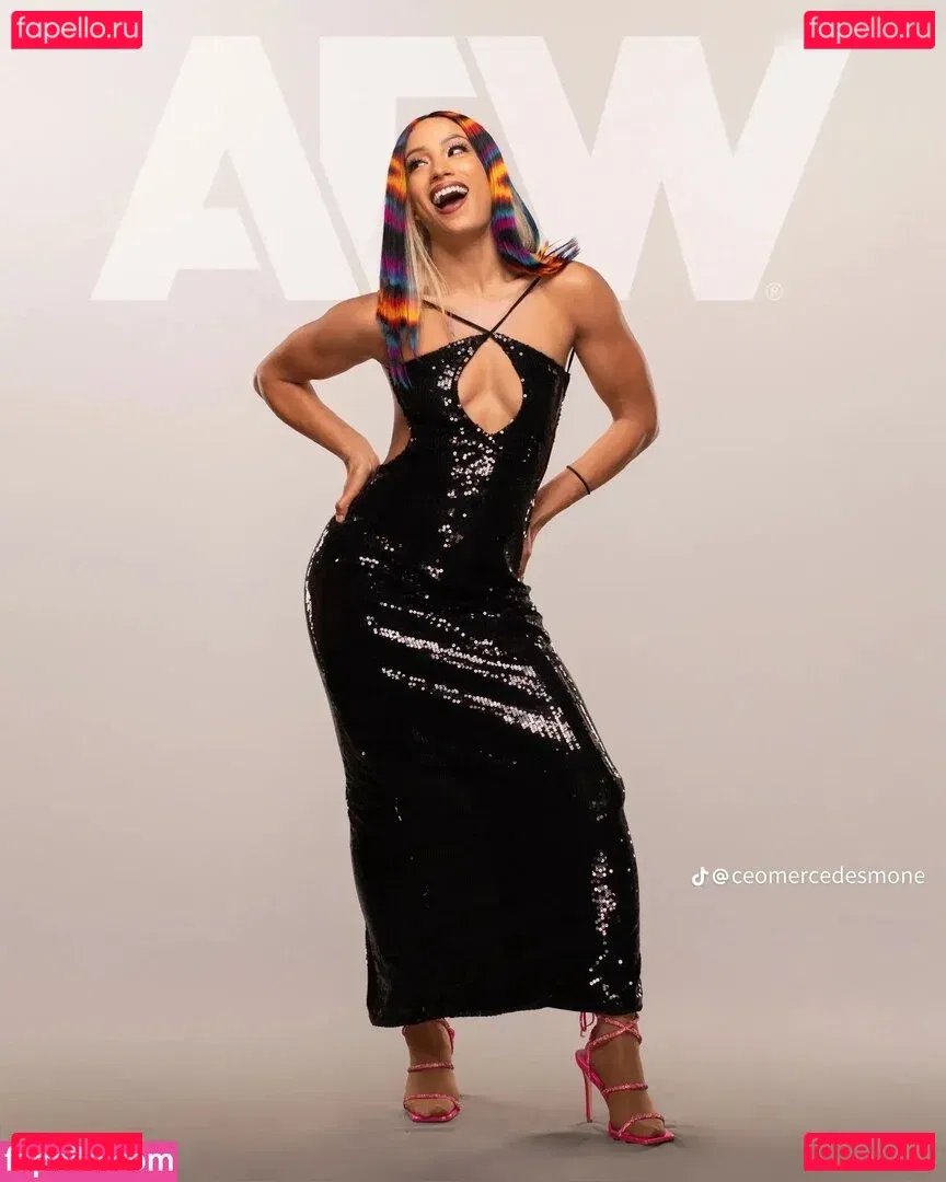 Sasha Banks Onlyfans Photo Gallery 