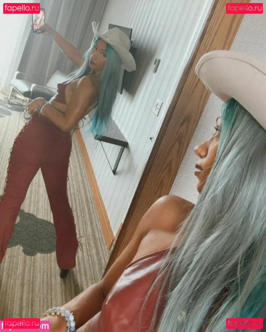 Sasha Banks Onlyfans Photo Gallery 