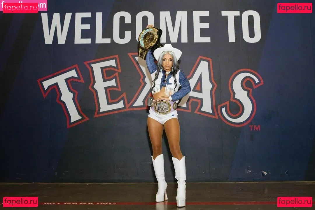 Sasha Banks Onlyfans Photo Gallery 