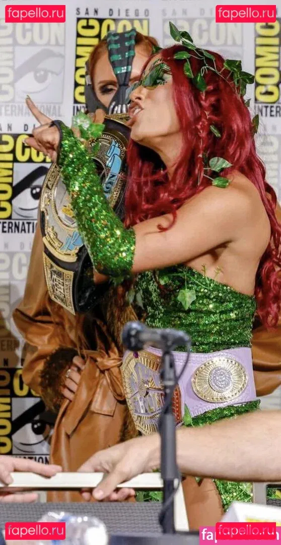 Sasha Banks Onlyfans Photo Gallery 