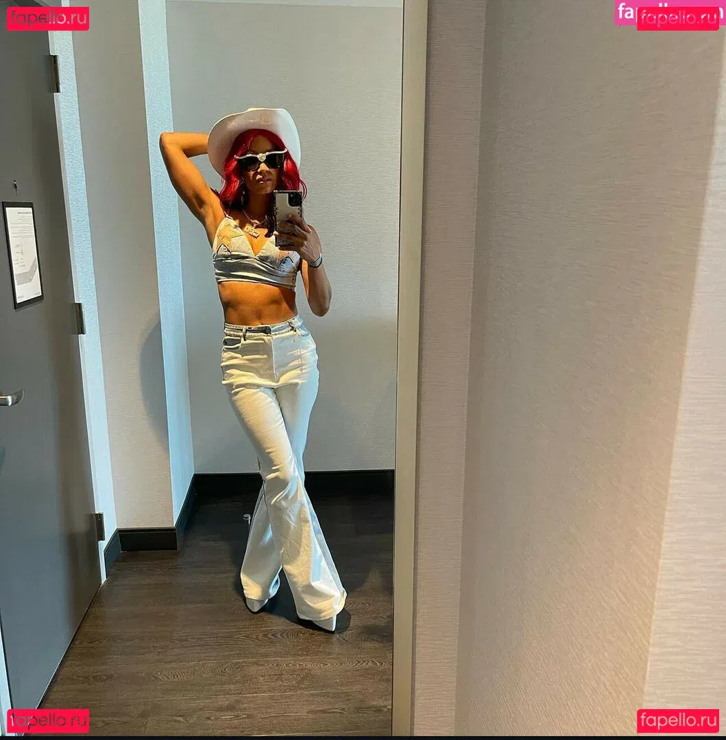 Sasha Banks Onlyfans Photo Gallery 