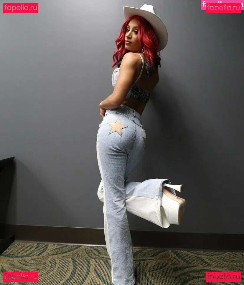 Sasha Banks Onlyfans Photo Gallery 