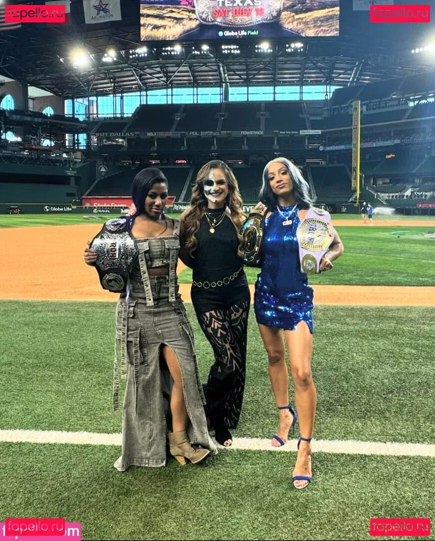 Sasha Banks Onlyfans Photo Gallery 