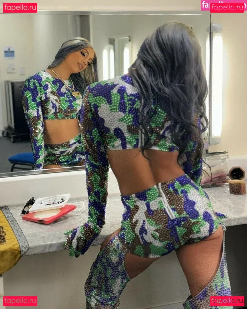 Sasha Banks Onlyfans Photo Gallery 