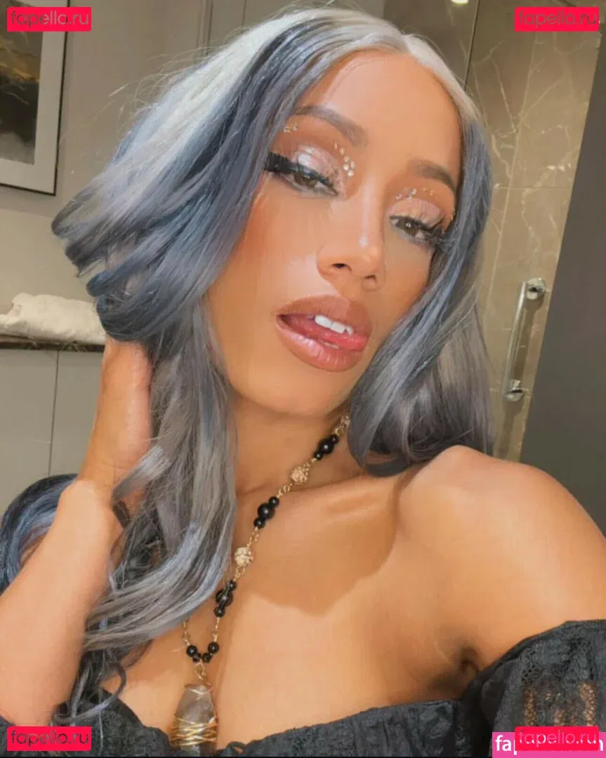 Sasha Banks Onlyfans Photo Gallery 