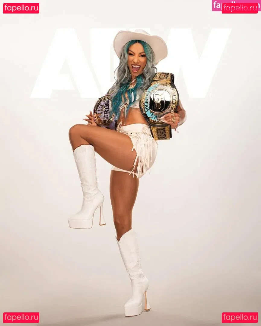 Sasha Banks Onlyfans Photo Gallery 