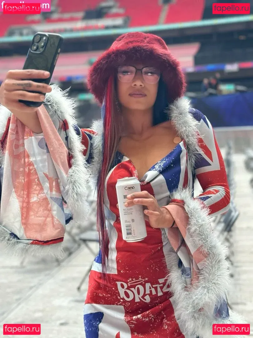 Sasha Banks Onlyfans Photo Gallery 