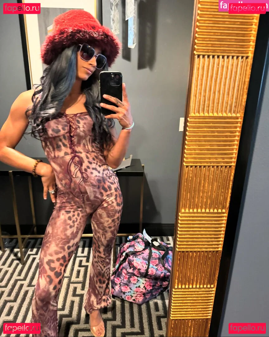 Sasha Banks Onlyfans Photo Gallery 