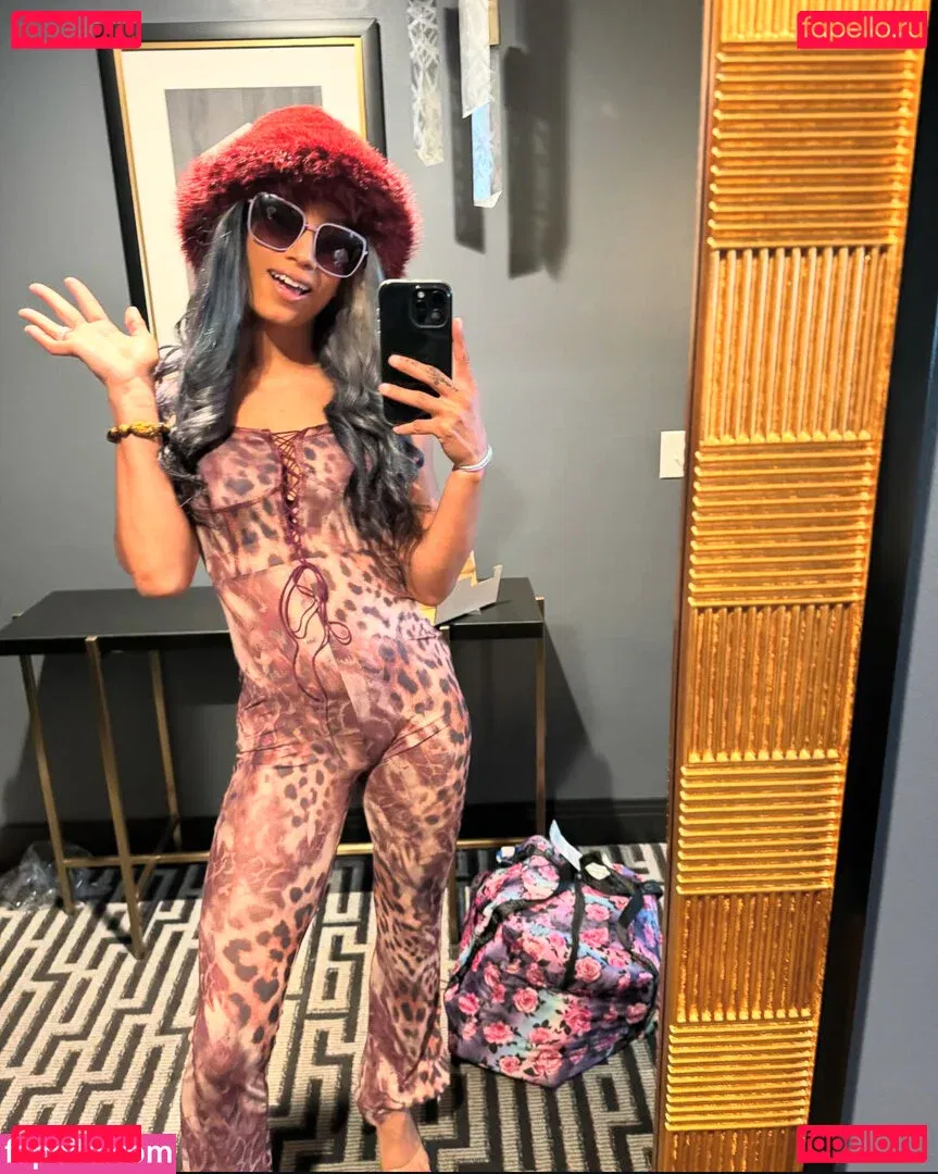Sasha Banks Onlyfans Photo Gallery 