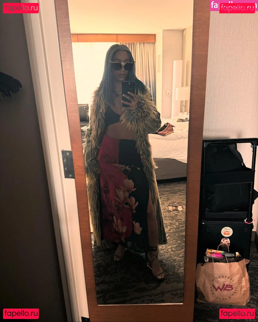 Sasha Banks Onlyfans Photo Gallery 