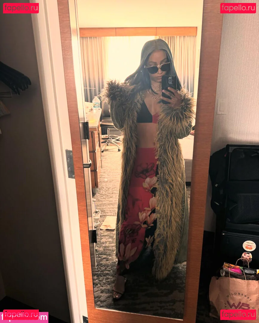 Sasha Banks Onlyfans Photo Gallery 