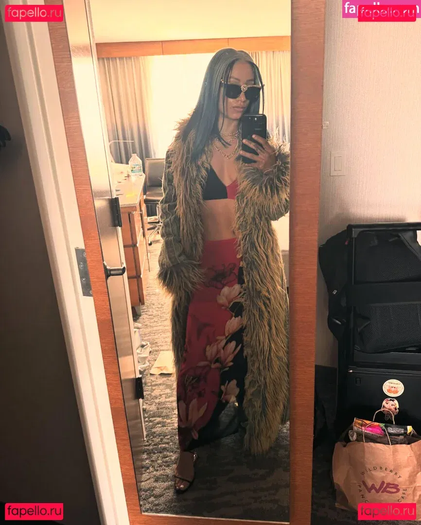 Sasha Banks Onlyfans Photo Gallery 