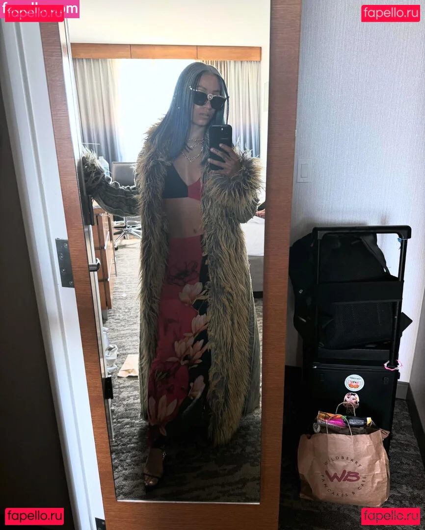 Sasha Banks Onlyfans Photo Gallery 