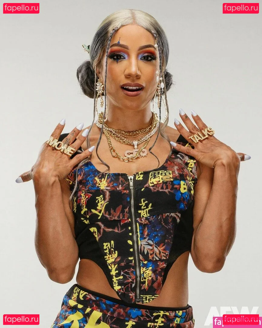 Sasha Banks Onlyfans Photo Gallery 