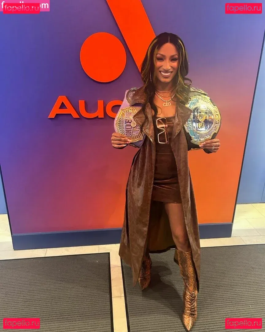 Sasha Banks Onlyfans Photo Gallery 