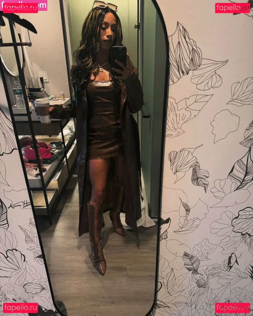 Sasha Banks Onlyfans Photo Gallery 