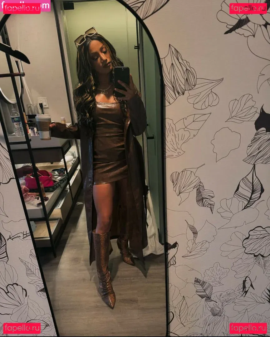 Sasha Banks Onlyfans Photo Gallery 